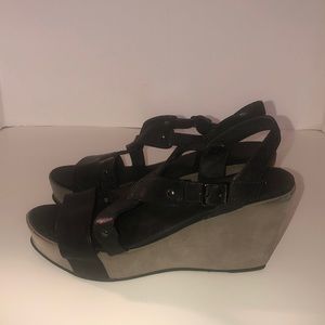 Antelope Strappy Suede Edge Sandals✨